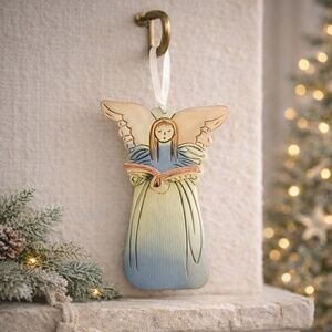 SYDELL Riverplace Pottery Pastel 3D Angel Wall Hanging Signed 1997 9.5in‎